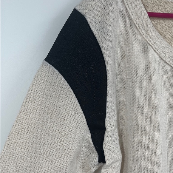 Cream and Black 3/4 Sleeve Top - Picture 5 of 8